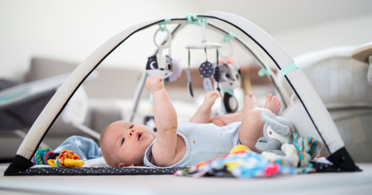 10 Best Developmental Toys For Babies Aged 0-24 Months