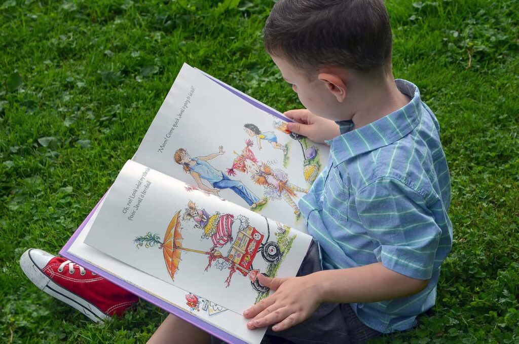 Best Educational Toys For Your Children 5 boy 4793110 1280