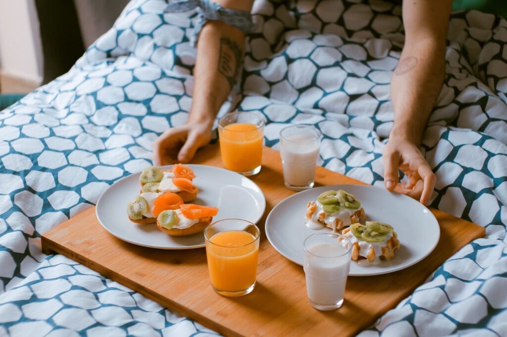 Ideas for Creating Wonderful Memories with Your Mom on Mother's Day 3 Prepare Breakfast for mother