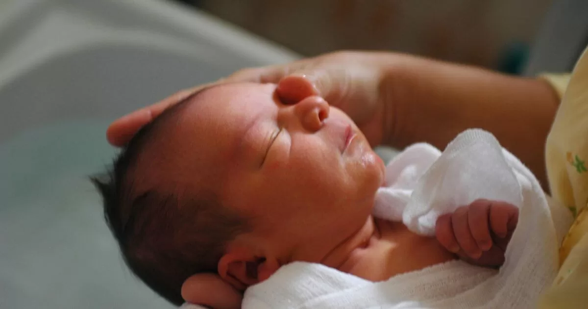 Essential Newborn Bathing Tips For Parents 6 Essential Newborn Bathing Tips For Parents
